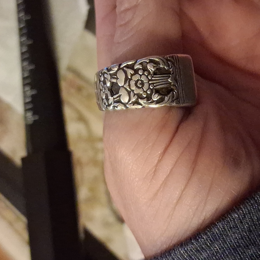 COMMUNITY PLATE SILVER SPOON RING - Picture 4 of 4